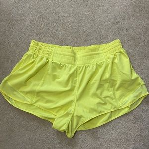 Lululemon Hotty Hot High-Rise Lined Short 2.5"